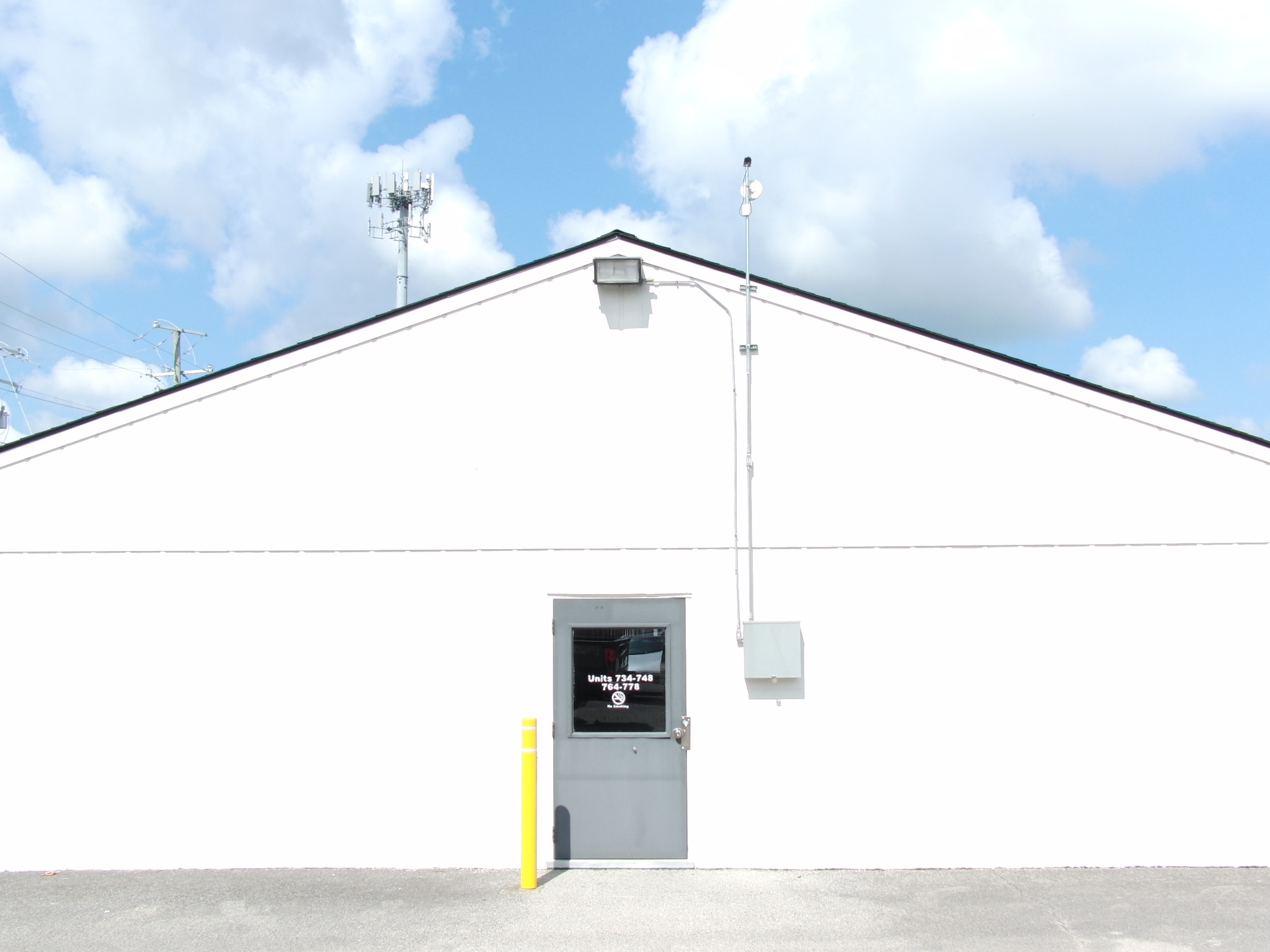 Wireless bridge installation on a commercial building